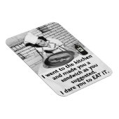 フェミおもしろいニストが私をサンドイッチにする マグネット (右側)