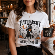 フェミニストのハロウィン仮装に Patriarchy Is Scary Enough