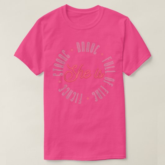 フェミニスト彼女は強い勇敢で激しいエンパワーメントFe Tシャツ (デザイン正面)