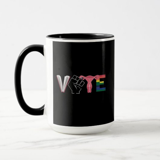 フェミニスト 女性の権利 検閲された本 LGBTQ 投票 マグカップ (左)