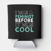 フェミニズムになる前の私はフェミニストカッコいいだった 缶クーラー (裏面)