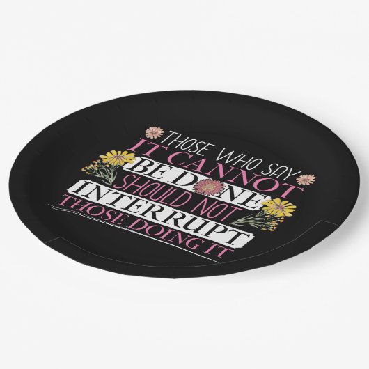 フェミニズムのリーダー権限を持つ女性引用文 ペーパープレート (アングル)