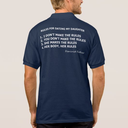 フェミニズムの父が娘のデートすることを守る ポロシャツ (裏面)