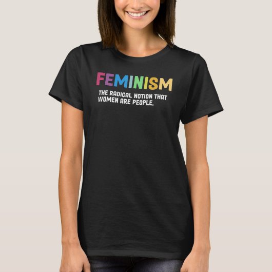 フェミニズム定義強い女性と平等な権利 Tシャツ (正面)