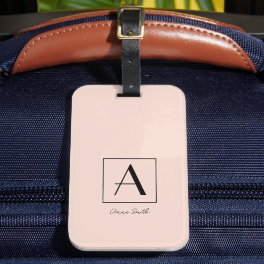 フェミニンなバラピンクのモノグラムイニシャルスクリプトおしゃれ ラゲッジタグ (正面インサイチュ2)