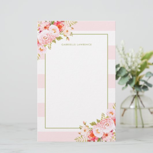 フェミニンなピンクのストライプおよびシャクヤクの文房具 便箋 (スタンド正面)