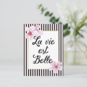 フェミニンフランスのピンクとストライプ黒の花 ポストカード (スタンド正面)