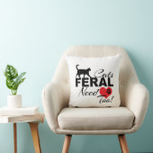 フェラル猫も愛が必要装飾用クッション クッション (椅子)
