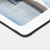 フェリーがPort Askaig, Islay Scotlandに接近 デスクマット (コーナー)