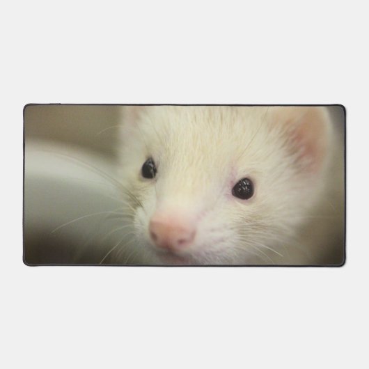 フェレット顔 デスクマット (正面)