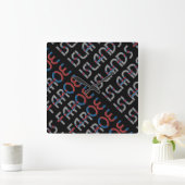 フェロー諸島デンマーク国旗カラーズタイポグラフィ スクエア壁時計 (ホーム)