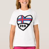 フェロー諸島国コード国旗のハートピンバッジ Tシャツ (正面)