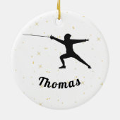 フェンシングシルエットフェンサーフソード&名前をカスタムする セラミックオーナメント (裏面)