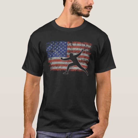 フェンシングレトロアメリカ国旗の剣戦7月4日Fe Tシャツ (正面)
