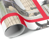 フェンスの上で噛む馬 ラッピングペーパー (ロールコーナー)