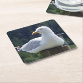 フェンスの上に積み下げるカモメ スクエアペーパーコースター (アングル)