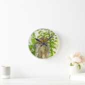 フェンスの上のチムンク ラウンド壁時計 (ホーム)