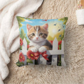 フェンスの上の子猫 クッション (ブランケット)
