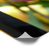 フェンスの後ろの黄色とピンクの花 ポスター (角)