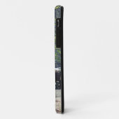 フェンスを歩く茶色の馬 Case-Mate iPhoneケース (裏面/左)