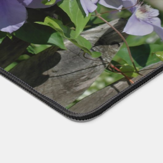 フェンス上の紫色のクレマチパーソナライズされたス デスクマット (コーナー)