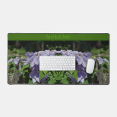 フェンス上の紫色のクレマチパーソナライズされたス デスクマット (キーボード&マウス)