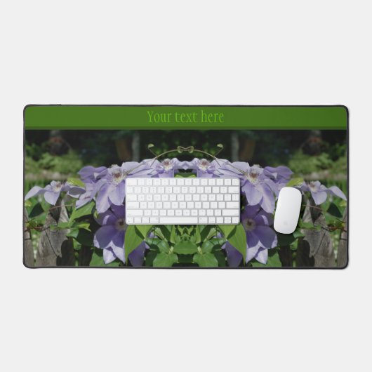 フェンス上の紫色のクレマチパーソナライズされたス デスクマット (キーボード&マウス)