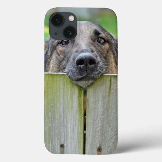 フェンス越しに見るドイツの羊飼い Case-Mate iPhoneケース (裏面)