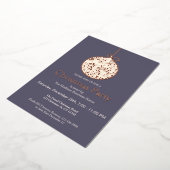 フォイルエレガントオーナメントクリスマパーティの招待状 箔シーズンカード (回転した状態)