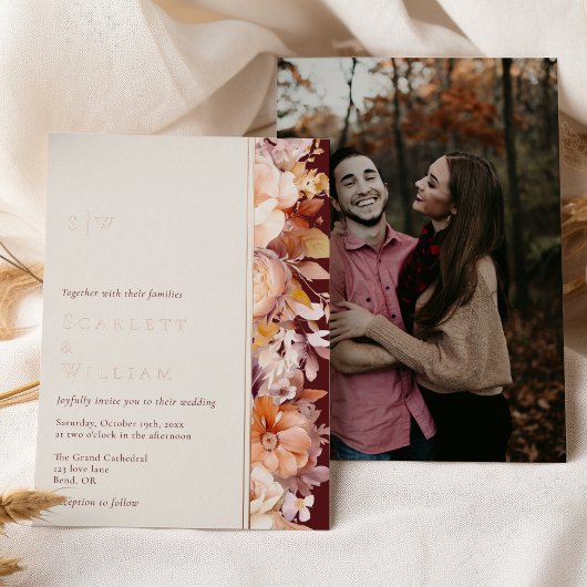 フォイル秋のフローラバーガンディーモノグラム結婚写真 箔招待状