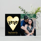 フォイルXOXOハートバレンタインデーカード – 黒 箔招待状 (立ち正面)