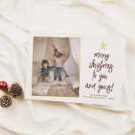 フォイルYou & Yours Boho 2フォトクリスマスホリデー 箔シーズンカード<br><div class="desc">金ゴールド、銀、またはバラの金ゴールドフォイル実在で、クリスマスカードに輝きを追加！このクラシックと時代を超越したメタリックスタイルは、あなたのカードに別のレベルを追加することに確実である。クリスマスの願いを家族や友人に送るこのおもしろいモダン、ホリデーカード。このデザインの右側シンプルには実在、クリスマスの木の形に書レタリングしたブラシ付き手描きの下に「あなた達と君のクリスマス！」と付いたホイル金ゴールドスターが備えられている。私たちは文字のためにボホブルゴーニュ色を選択したが、これは任意の色に変更することができる！挨拶の下に、あなたの家族の名前と年がホイルシンプルス押し実在タイポグラフィである。手の離れ側はホイルで囲まれた好きな写真を備えている！カードは2枚目の写真と逆の色に戻る、または2枚目の写真を削除し、よりミニマルな代わりに背景色を選択で感じきる！私たちは休日の写真カードが大好きで、彼らは1年に特別な記念のカードを作来る。これらのカードはカスタマイズを念頭に置いて作成され、このデザインのすべての側面(フォント、文字サイズ、色、背景、イメージ、配置)は、ユーザーのニーズに合わせて編集、移動、または削除できる。「このクリックテンプレートをパーソナライズ」して、文字を編集し、自分の写真をアップロードする。フォントもし、配置、ホイル、またはカラーを編集したい場合は、単に「さらにクリックにスクロールしカスタマイズて、Zazzleデザインツールを使用する。上のツールから金ゴールド、銀、バラ金ゴールド箔から簡単に選択できる。感じこのデザインで手を連絡貸して欲しいもし – 喜んで喜んで下さい！ただ、既存の注文に干渉したり修正したりすることはできないことに注意すること。上のコレクションを参照するか、より美しい休日の写真カードのために私の店を訪問！新年の聖降誕祭と最高の新年の祝いを祈る！</div>