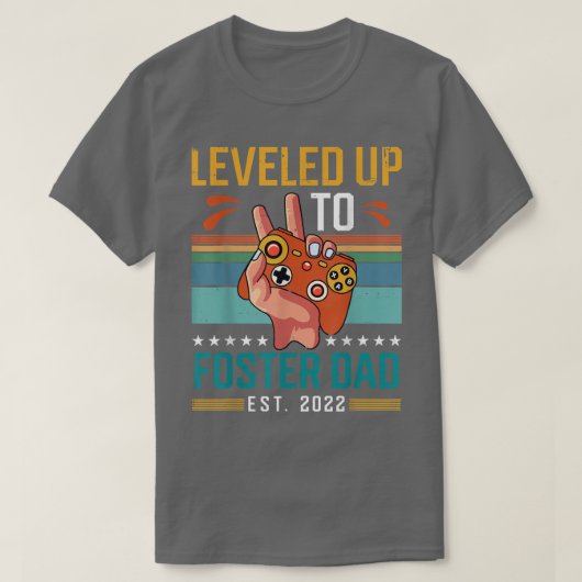 フォスターパパ2022新しい親ゲーマーにレベルアップ Tシャツ (デザイン正面)
