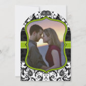 フォトアップルグリーンブラックヴィンテージダマスコウェディング 招待状 (裏面)