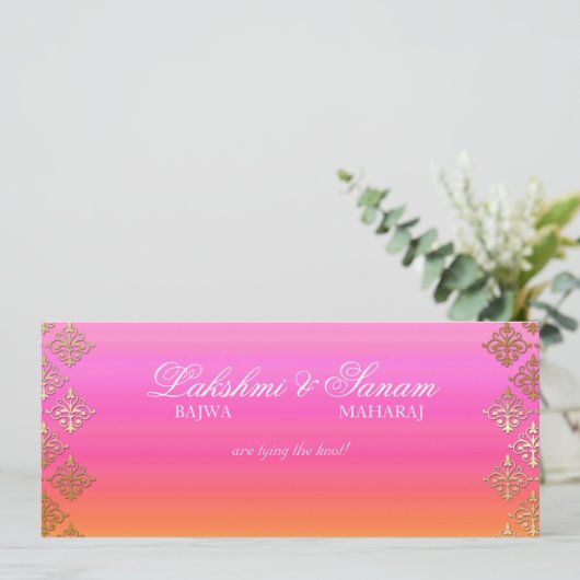 フォトウェディング招待インディアンピンクオレンジ金ゴールド セーブザデート (スタンド正面)