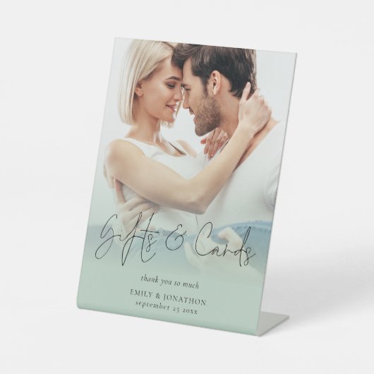 フォトオーバーレイ結婚ギフトカードのセージ緑の標識 台座サイン (正面)