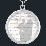フォトカスタムラウンドシルバー結婚ズネックレス シルバープレートネックレス<br><div class="desc">このネックレスかわいらしをカスタマイズして、結婚式のレセプションで結婚式の引き出物として持つようにしたり、特別な日の思い出として自分で持つようにすること。このネックレスは彼女のブライダルシャワーの花嫁アリのための完璧な贈り物でもある。写真を追加してパーソナライズする。</div>