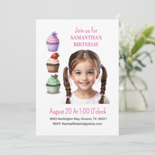 フォトカップケーキピンクガール誕生日招待状 招待状 (スタンド正面)