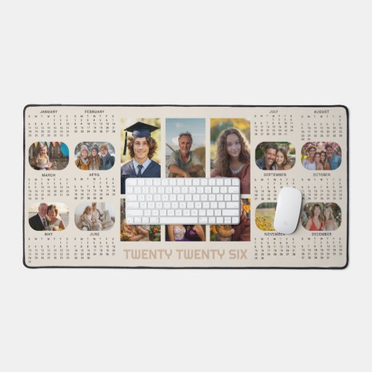 フォトカレンダー2026年通年14枚の写真ベージュ デスクマット (キーボード&マウス)