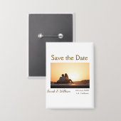 フォトクラシックエレガント白結婚タイポグラフィモダン 缶バッジ (正面/裏面)