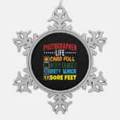 フォトグラファーおもしろいライフのチェックリスト スノーフレークピューターオーナメント (正面)