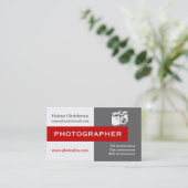 フォトグラファーのグレー、白、赤い目を引く 名刺 (スタンド正面)