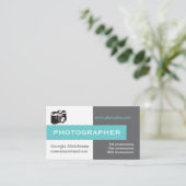 フォトグラファーのグレー、白、青い目を引く 名刺 (スタンド正面)