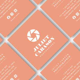 フォトグラファーはっきりしたタイポグラフィピーチピンク スクエア名刺