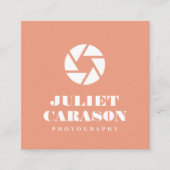 フォトグラファーはっきりしたタイポグラフィピーチピンク スクエア名刺 (正面)