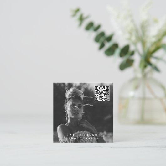フォトグラファーミニマルフォトQRコードソーシャルメディア スクエア名刺 (スタンド正面)