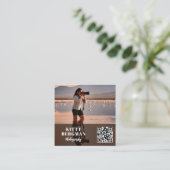 フォトグラファーモダンQRコードソーシャルメディア スクエア名刺 (スタンド正面)