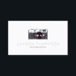 フォトグラファーヴィンテージカメライラストレーションロゴ 名刺<br><div class="desc">ヴィンテージカメラのイラストレーションは、このフォトグラファーのユニーク名刺テンプレート上の名前またはビジネス名のタイプトリートメントと組み合わされる。カメライラストレーションとデザイン著作権© 1201AMクリエイティブ</div>