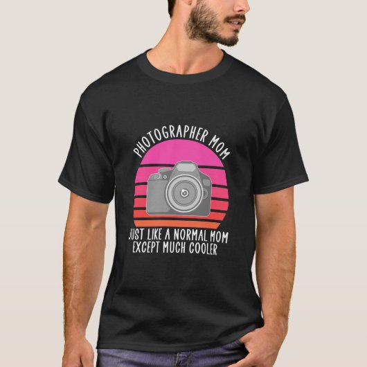フォトグラファー誇りを持ったママ Tシャツ (正面)