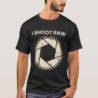 フォトグラファーIが生のカメラベゼルを撮影 Tシャツ